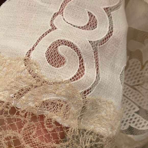 Alexis lace embroidered blouse, S - Picture 3 of 13